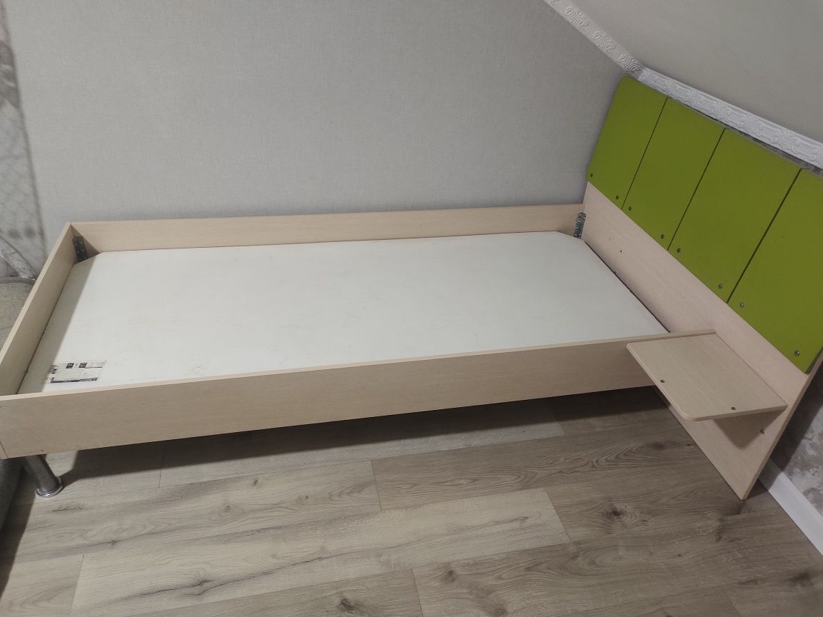 Продам Кровать 200x90