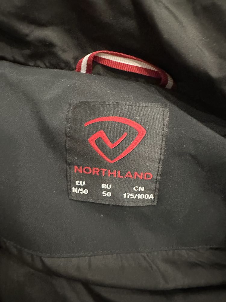 Теплая куртка на зиму от бренда northland