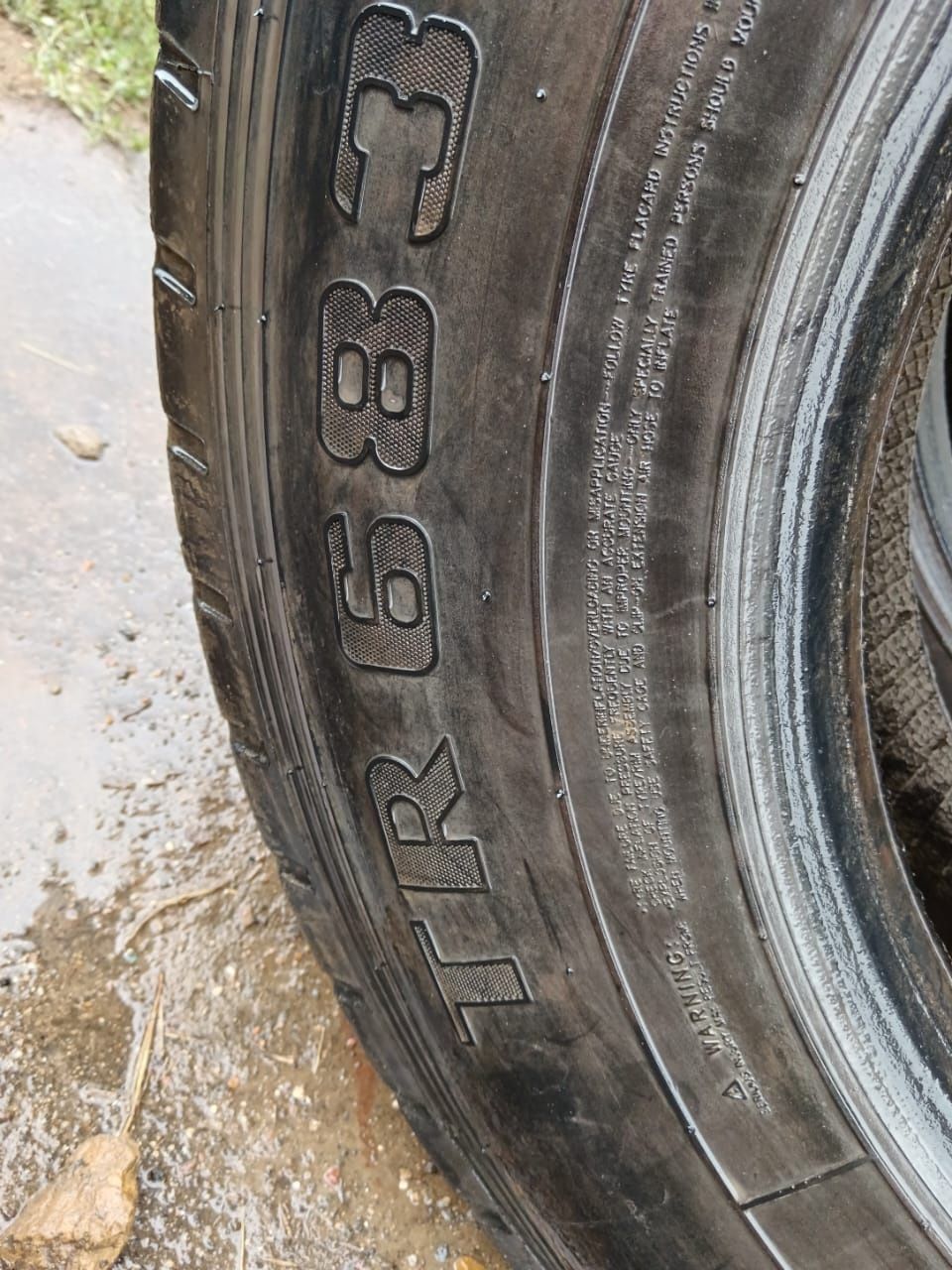 Продам шины в хорошем состоянии без порезов.