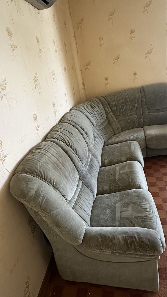 Продам диван угловой