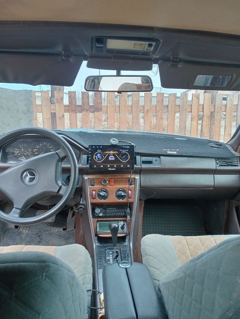 Мерседес 124 2.3