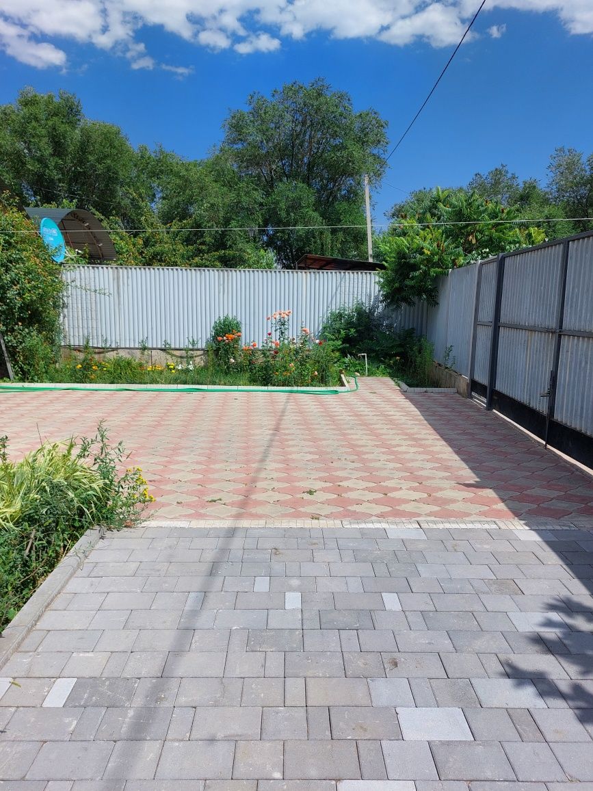 Продам 2-х этажный,  3-х комнатный  дом на 2 хозяина  в село Чемолган(