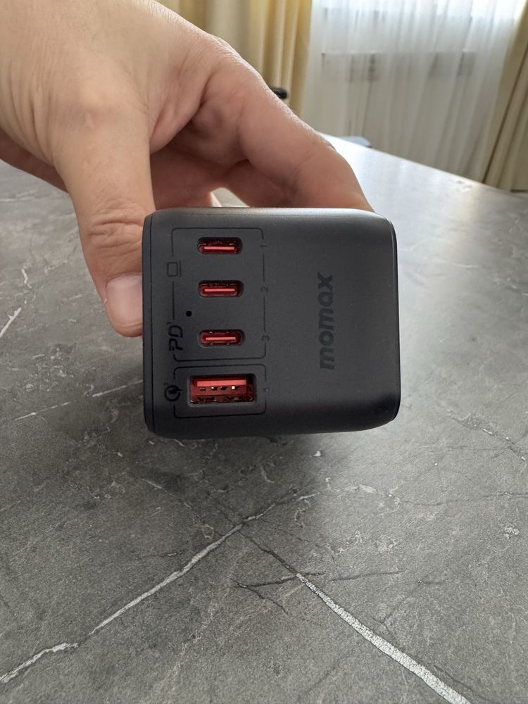 Зарядное устройство Momax 1 World. GAN 140 W