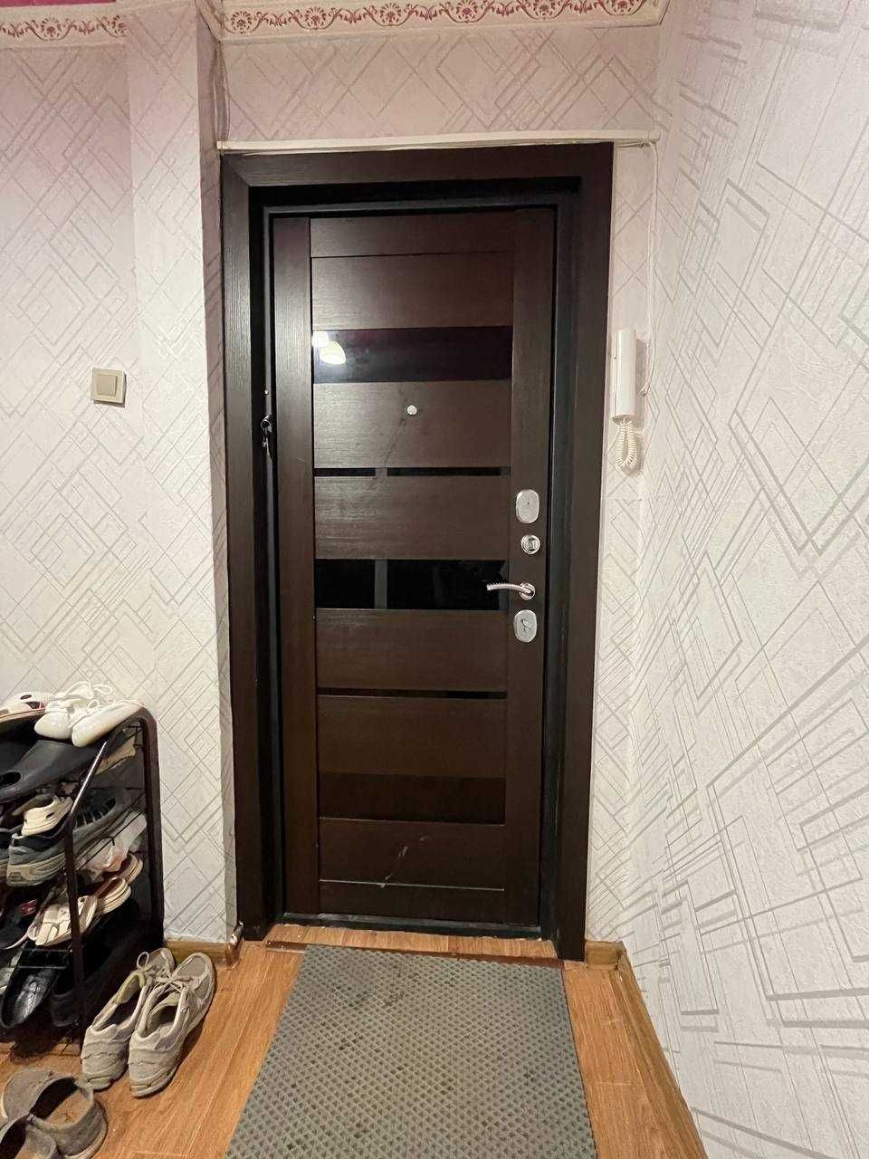 В центре, продается 3-х квартира, 6 мкр, 2/5, 1972 г/п, 62,9 кв.м.