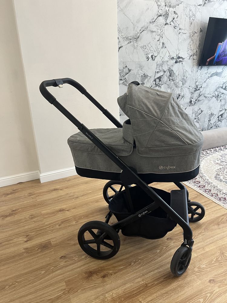 Продам коляску cybex