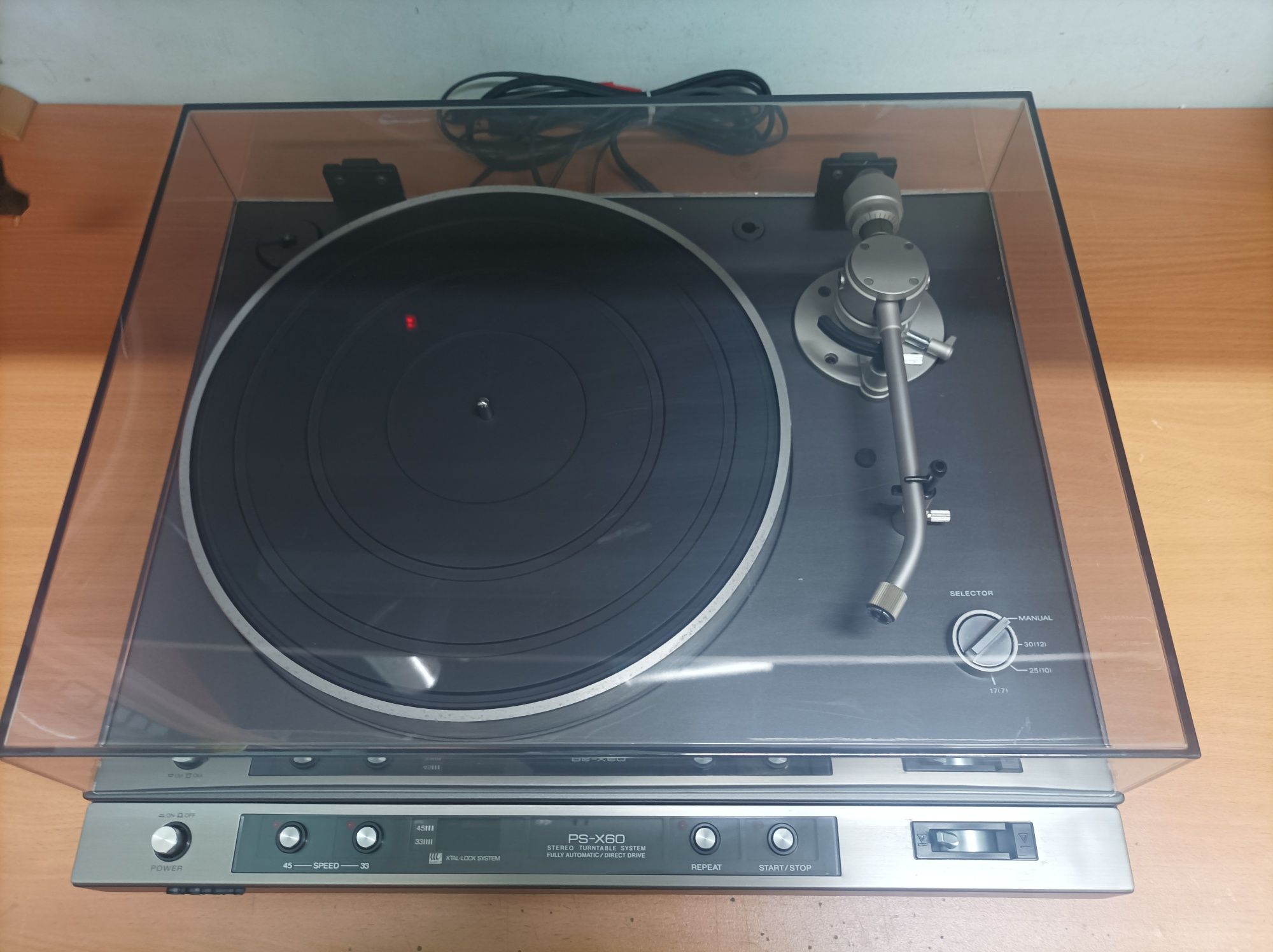 Проигрыватель винила Sony ps x60.