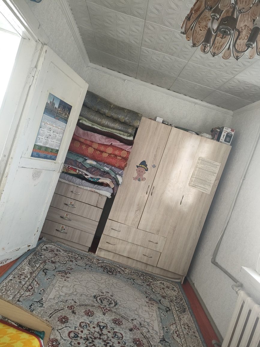 11мкр 3ком.кв с участком на улице