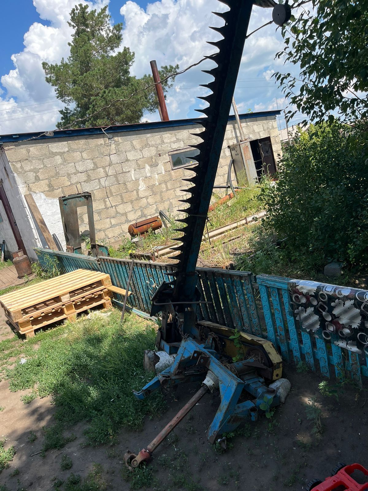 Продам косилку на полном ходу