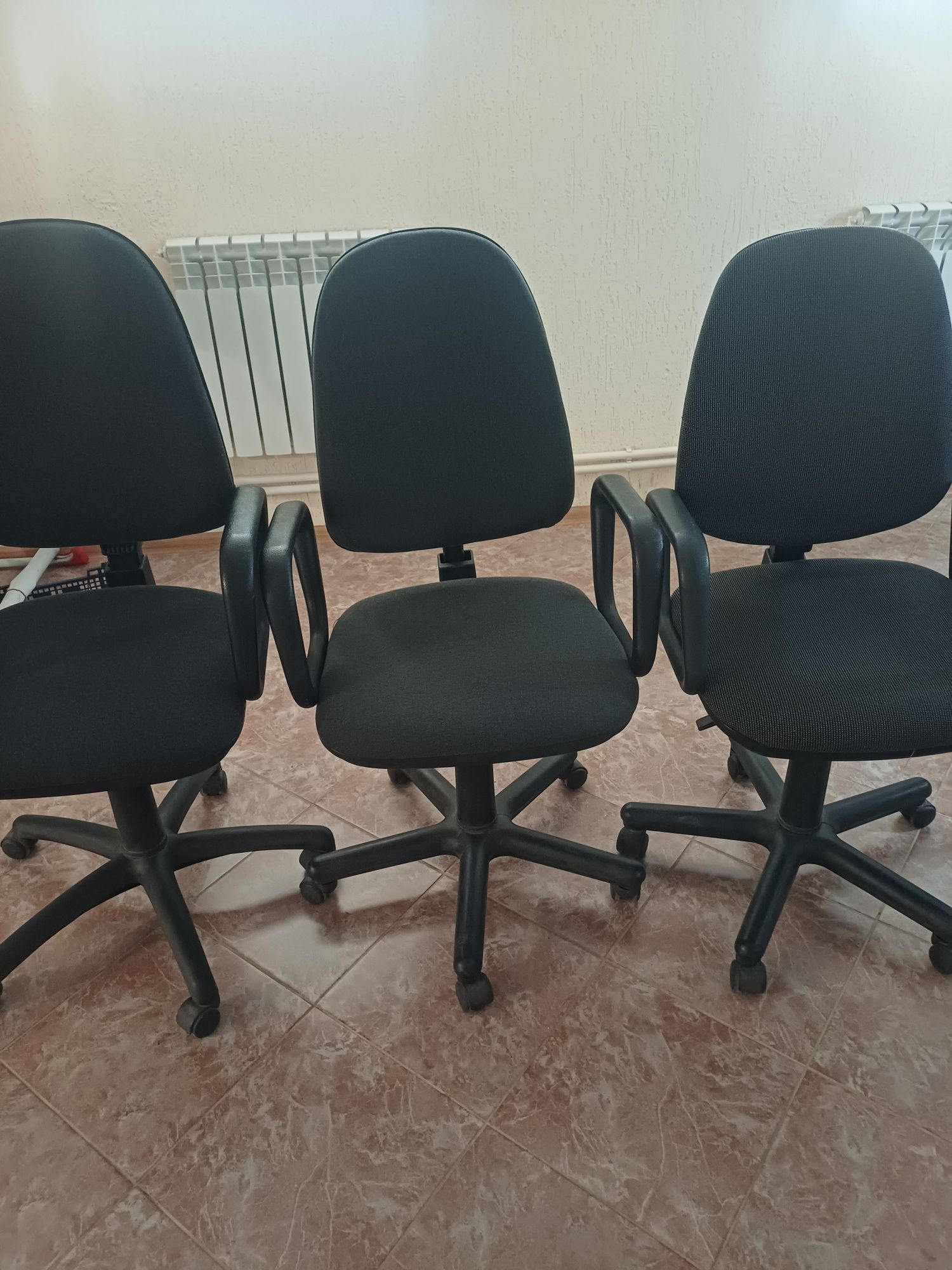 Продам кресло компьютерное, офисное