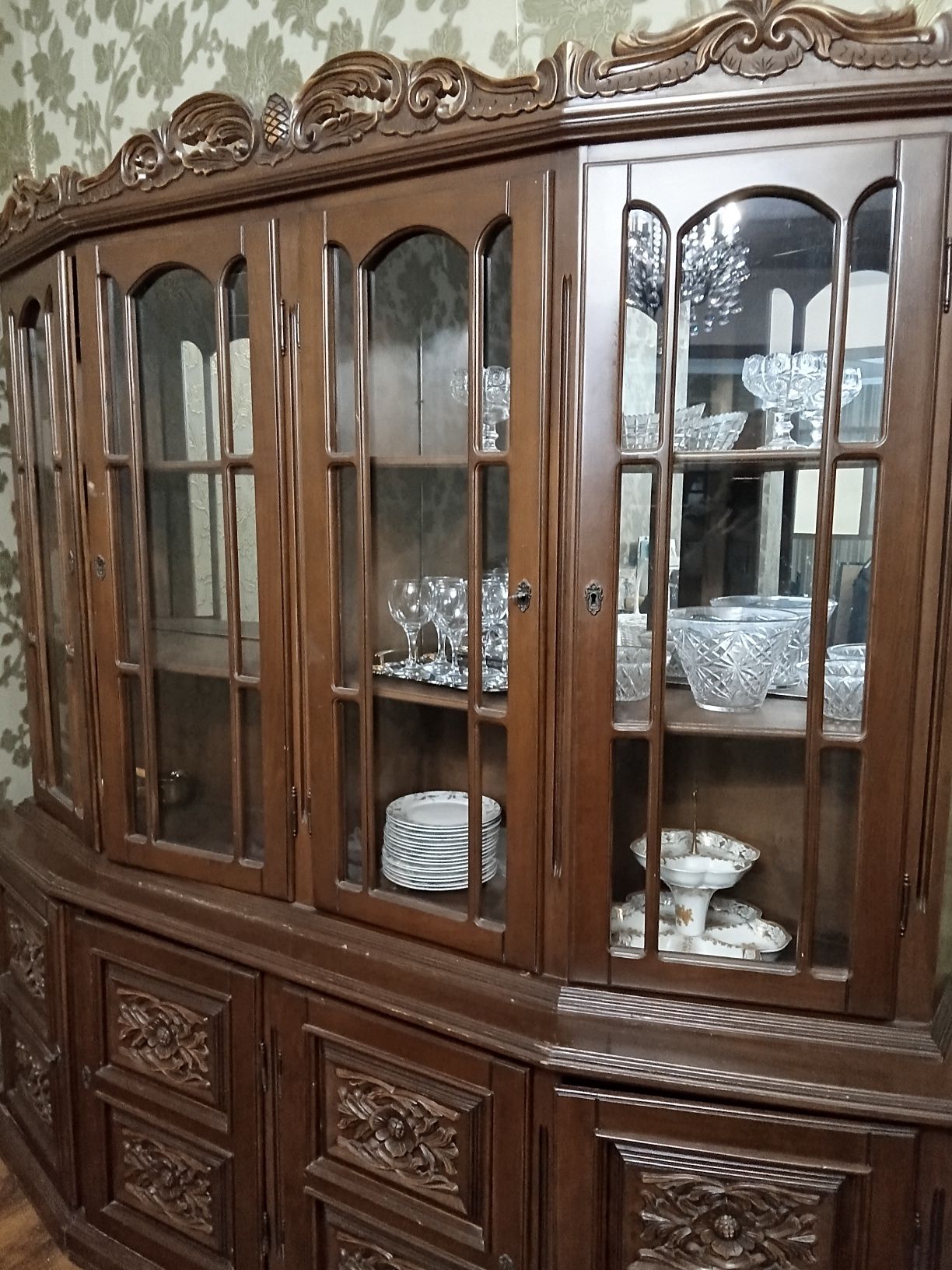 Сервант для посуды