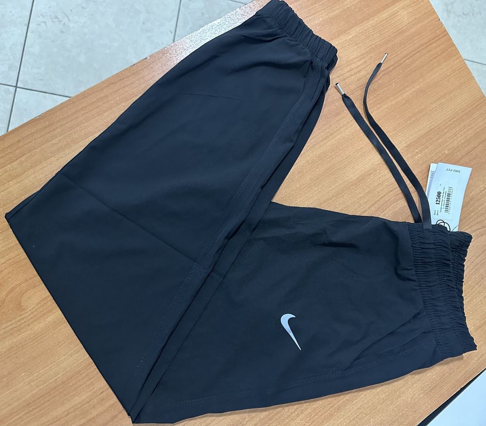 Продам спортивные брюки