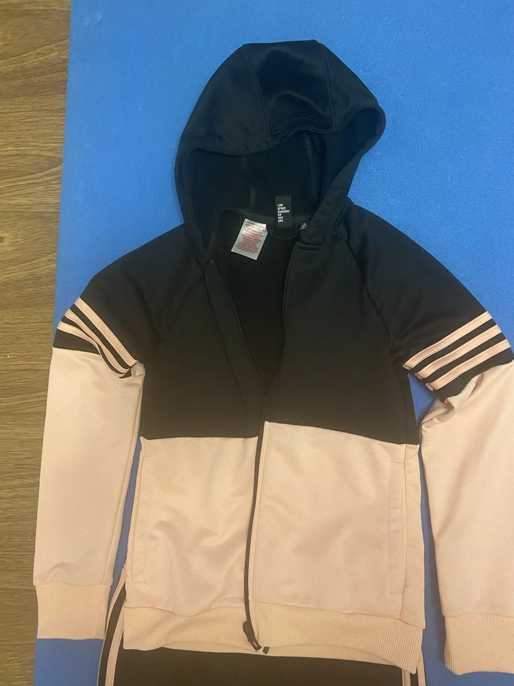 Спортивный костюм adidas на рост 150-155 на девочку 11-13 лет