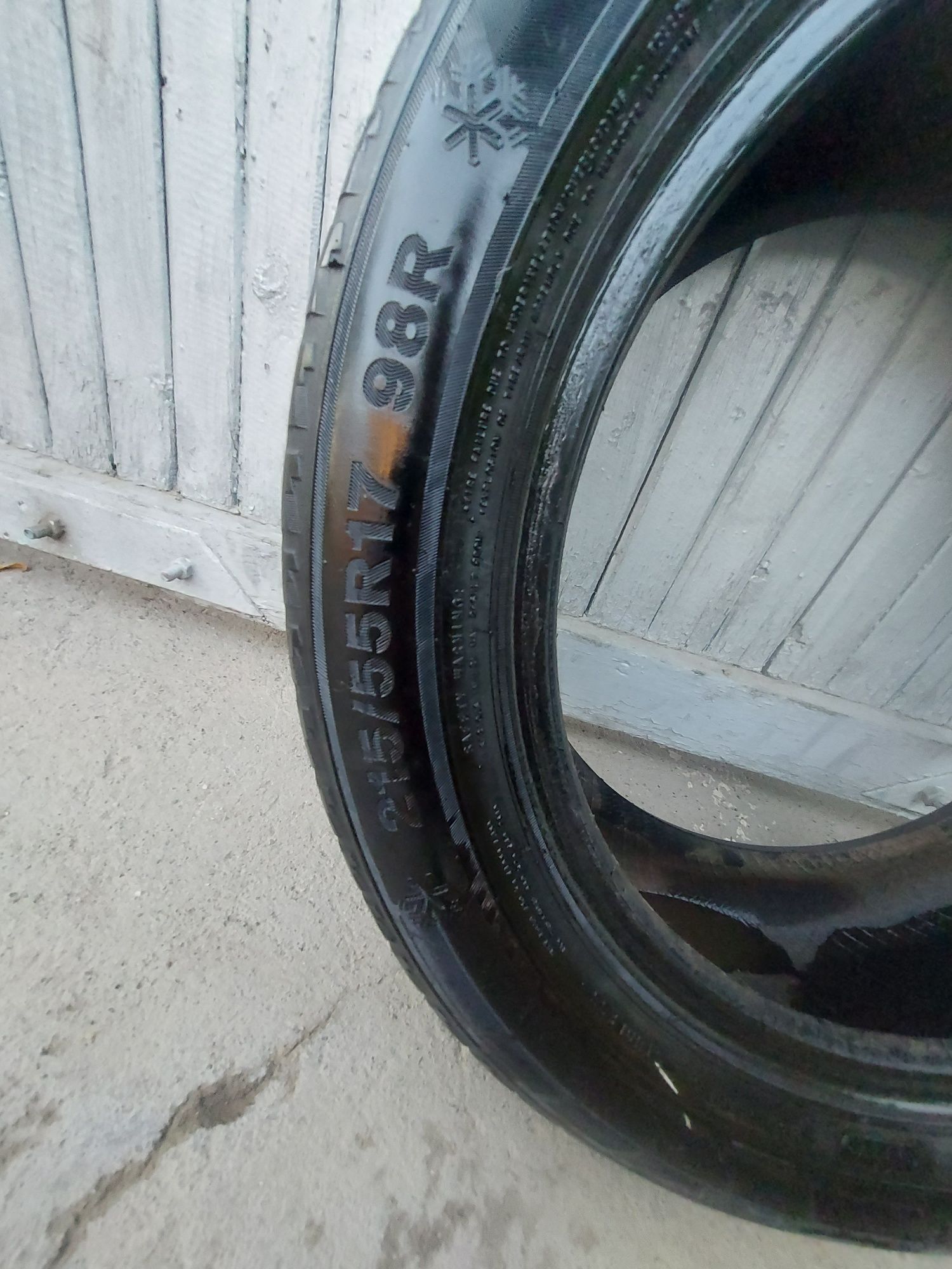 Продам шину 215/55/17