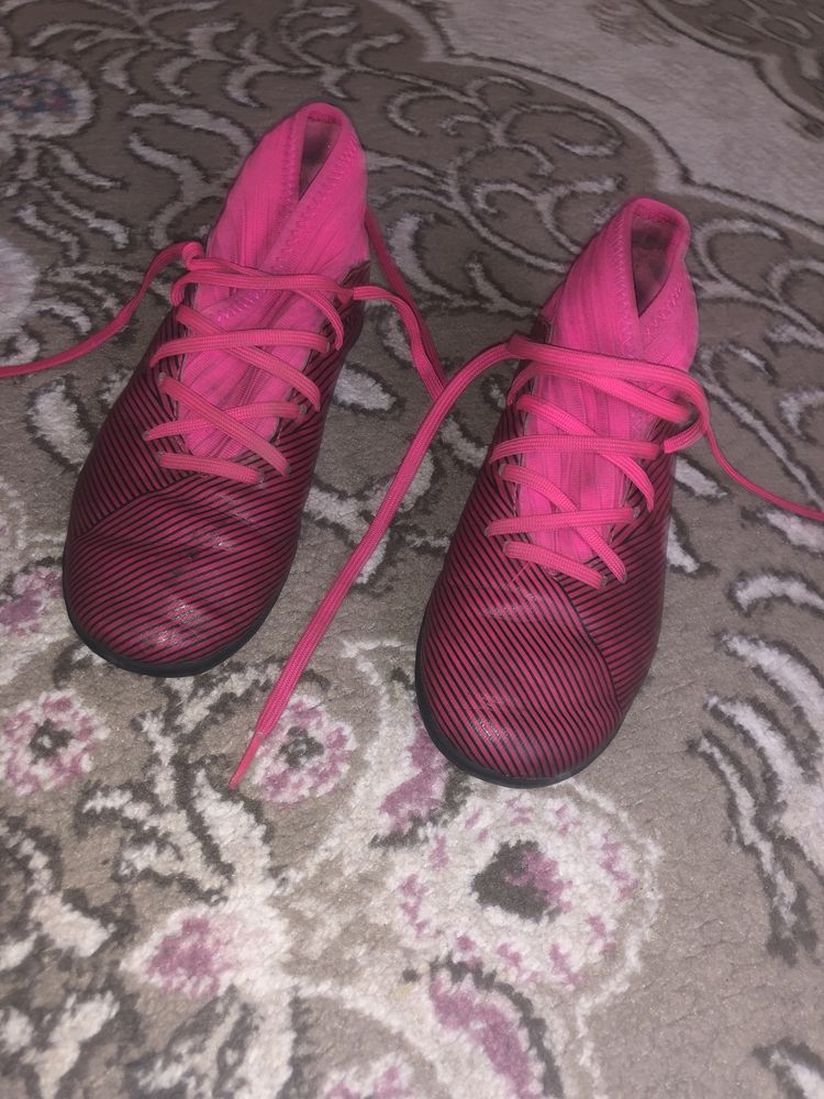 ADIDAS NEMEZIZ 33 Размер  Торг уместен
