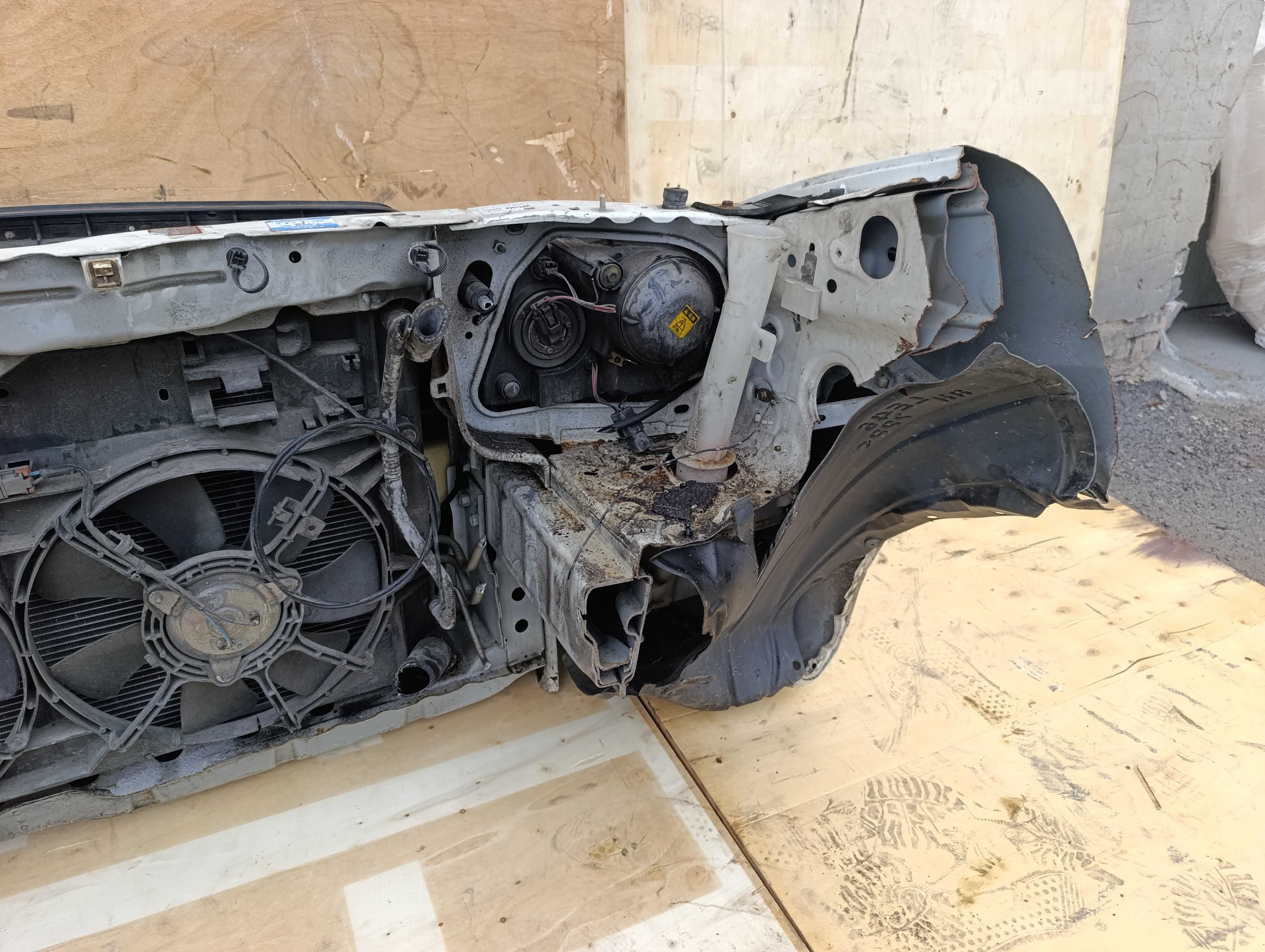 Ноускат Mazda MPV LW 2й-Рестайлинг 03-06г XENON Мазда МПВ морда