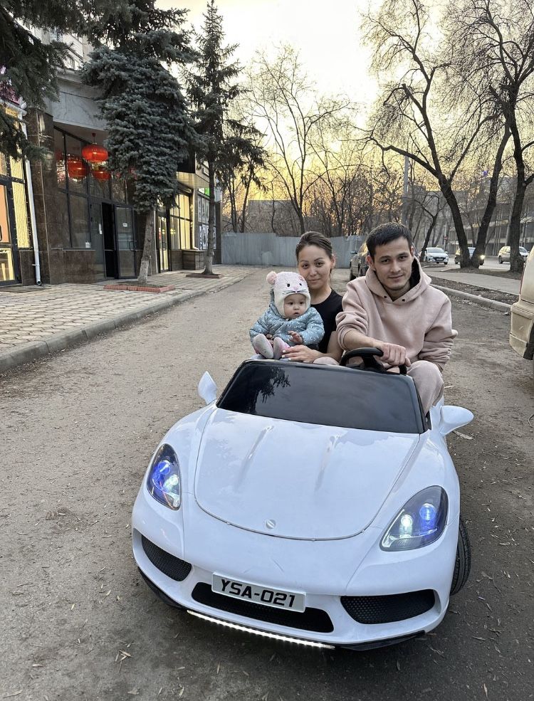 Порше Продам новый электромобиль детский машина