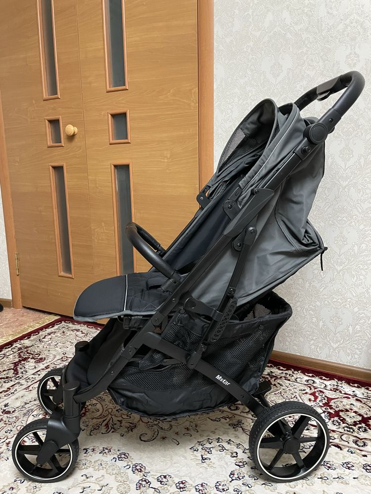 Коляска прогулочная