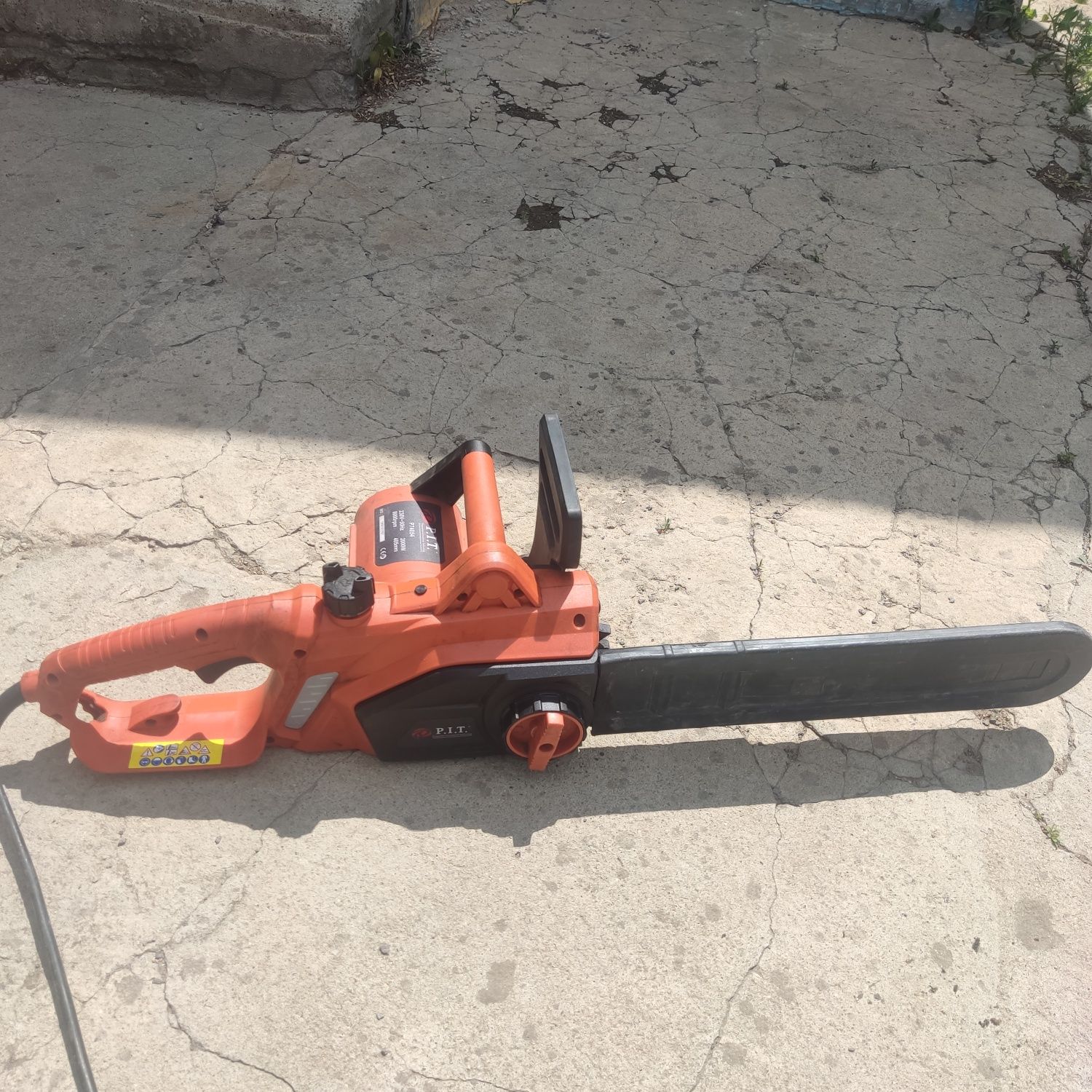 Продам цепную пилу
