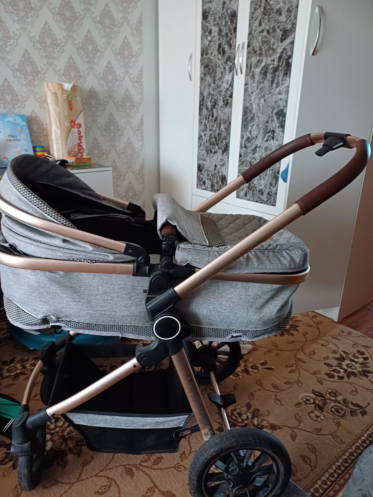 Продам коляску зима лето