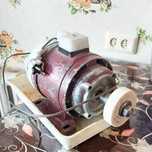 Электродвигатель 220V с точильной насадкой.