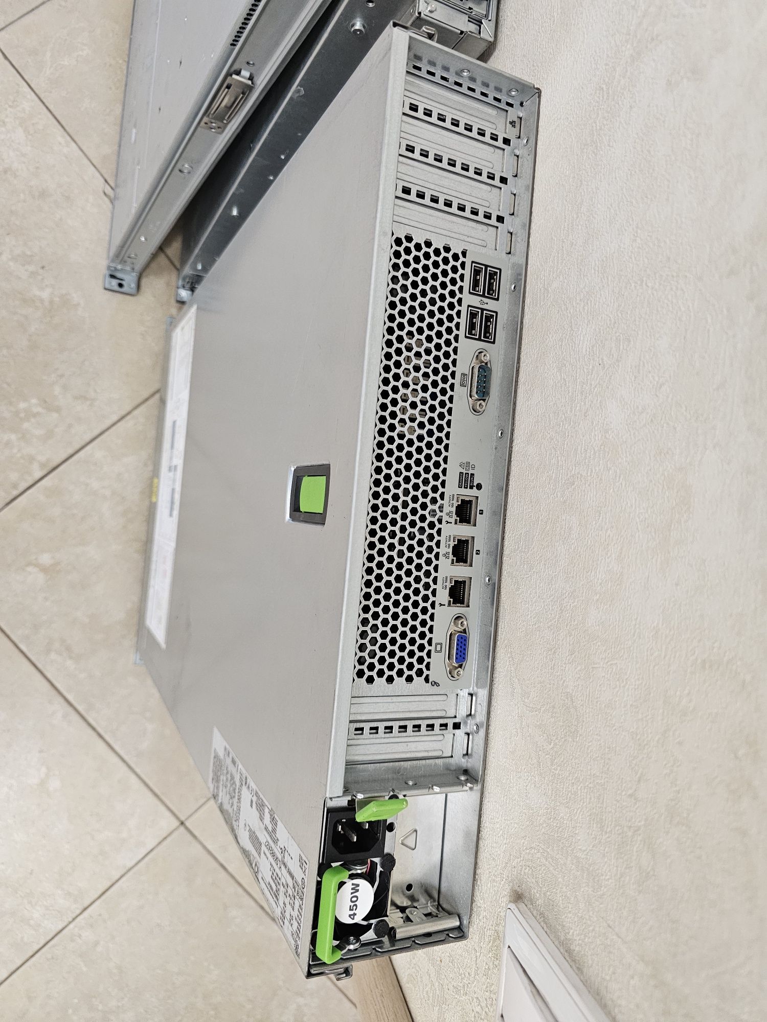 Сервер Fujitsu PRIMERGY RX2520 M1