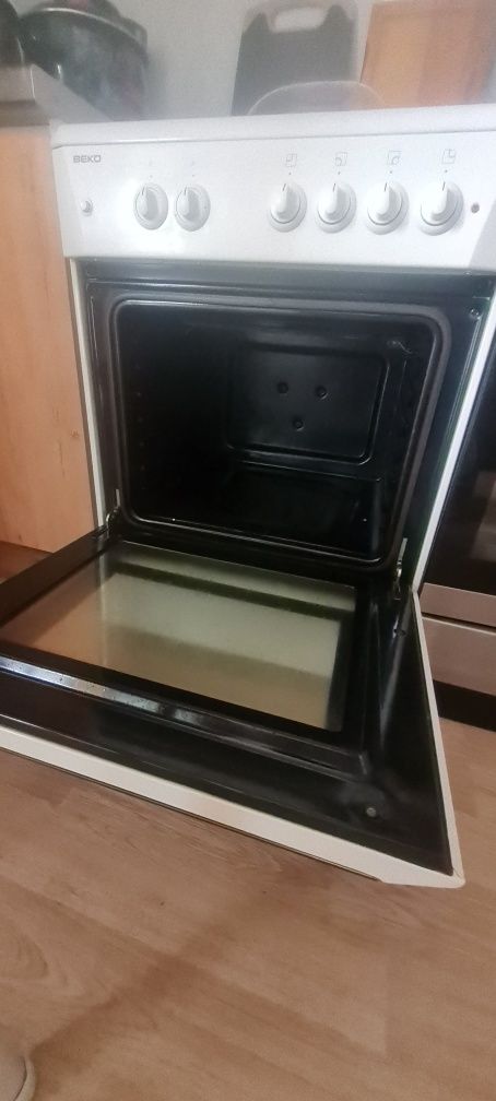 Продам газовую плиту и газ балон