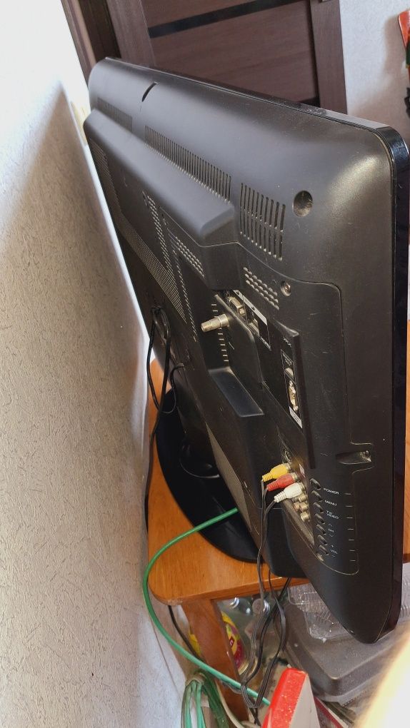 Телвизор SHARP 82дюйма