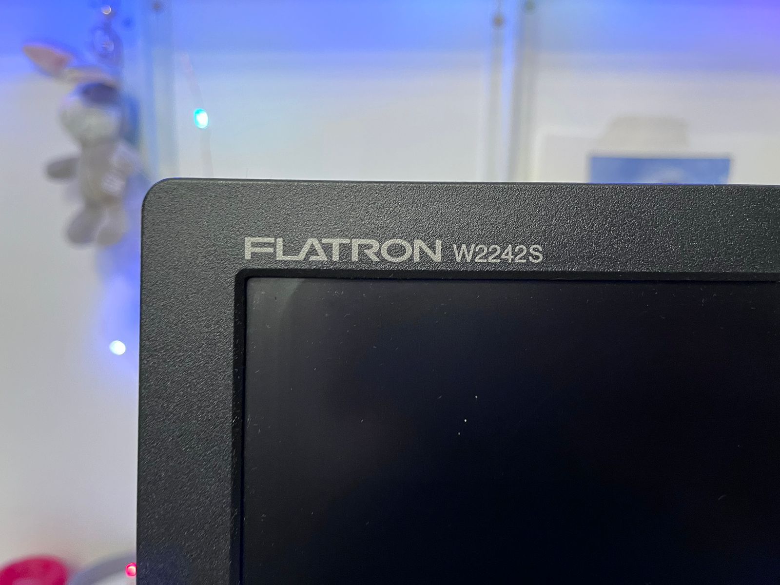 Монитор LG Flatron W2242S