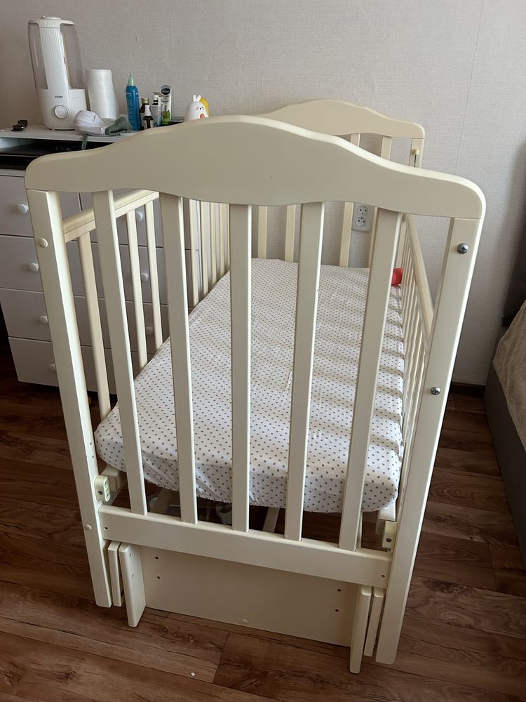 Продам детскую кроватку