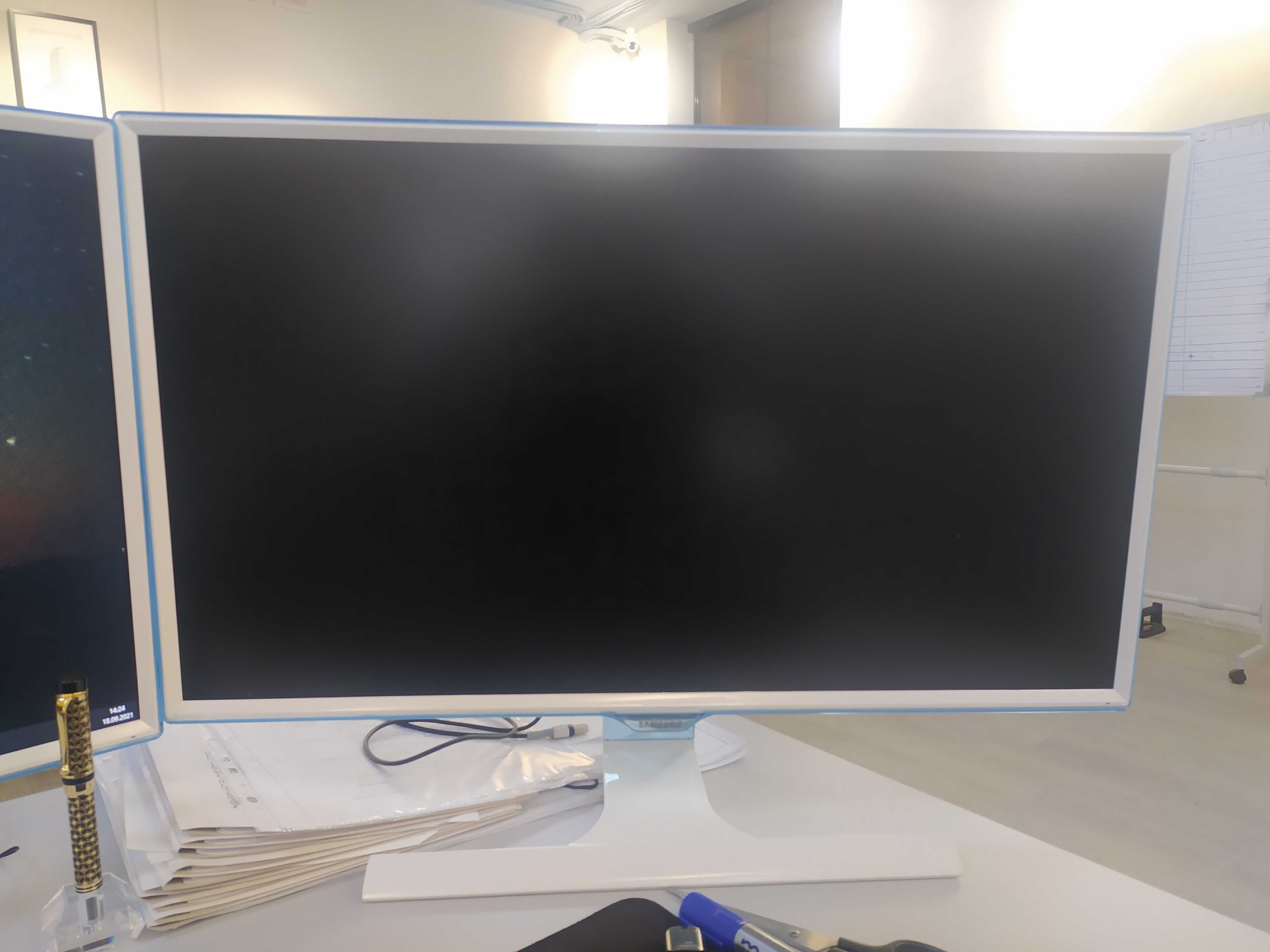 Монитор  Samsung  SD391  с диагональю  27 дюймов