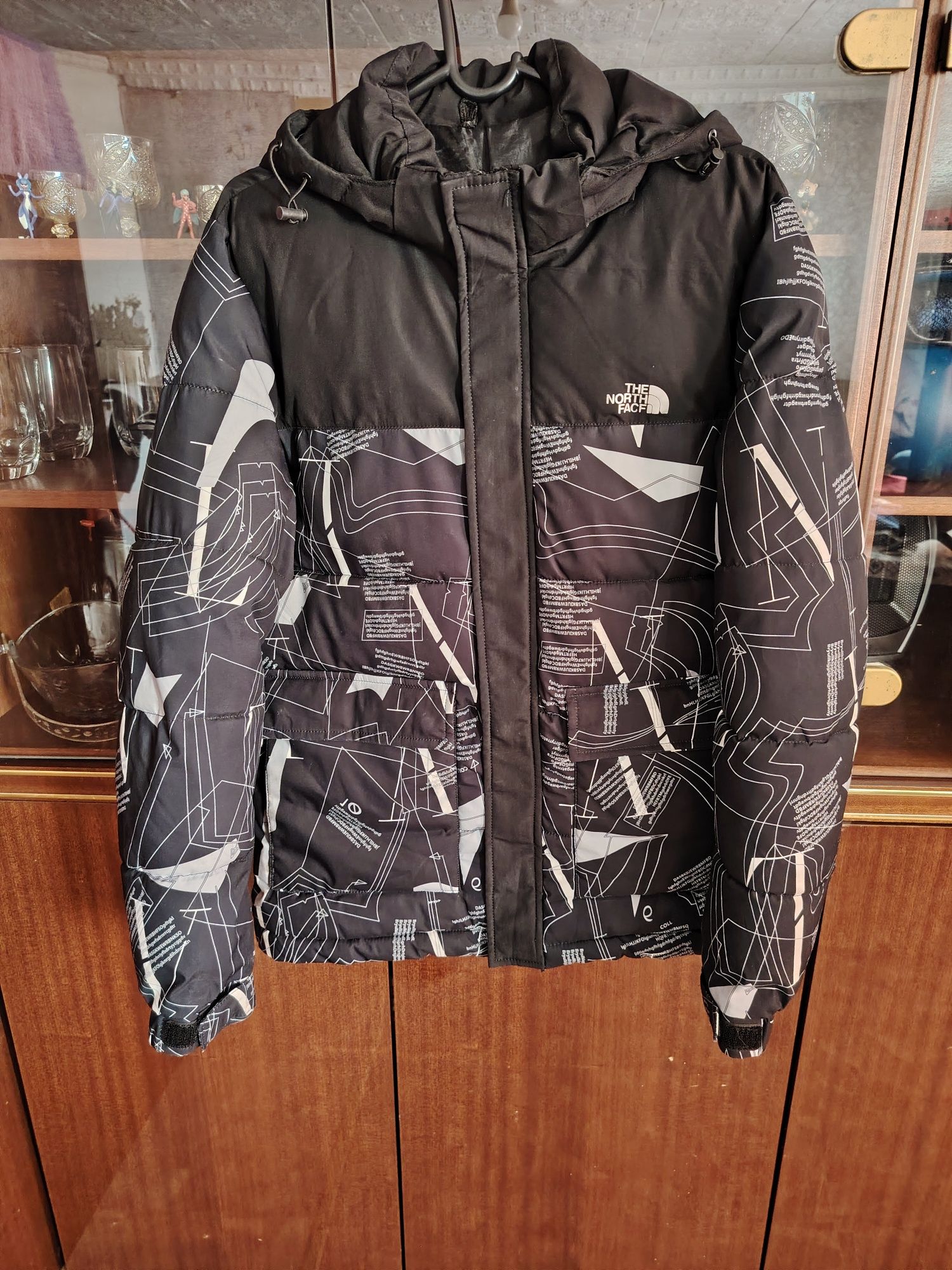 Продам зимнюю куртку