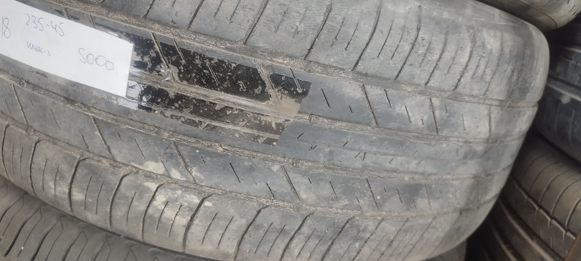 Продам 2шт летние шины 235/45/18