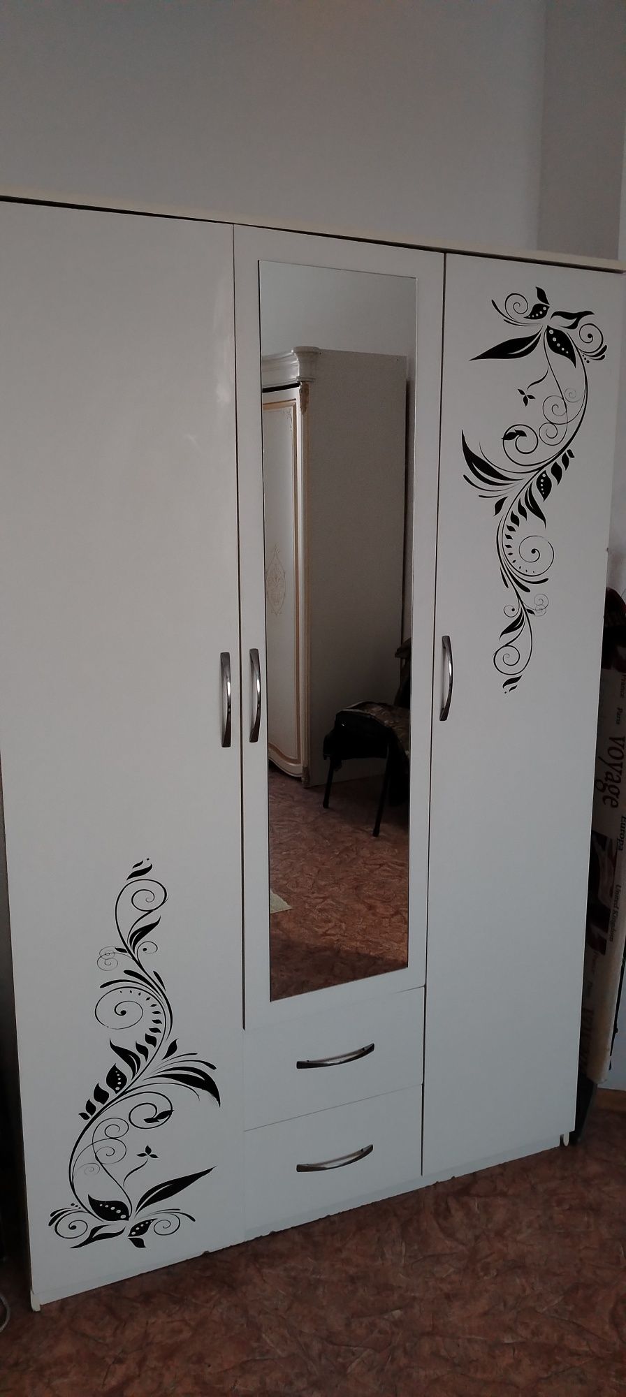 Срочно продам шкаф