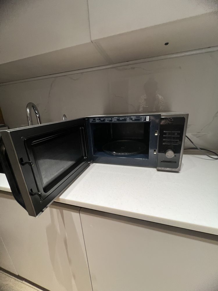Продам микроволновку фирма Samsung