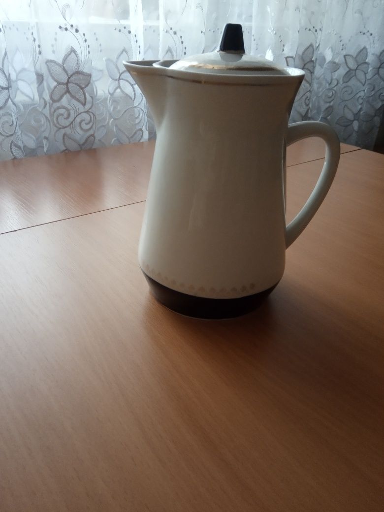 Блюдо стеклянное ,кувшин, и др