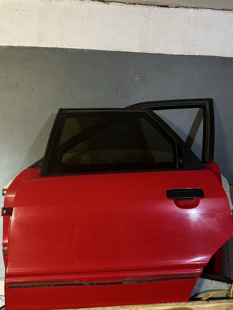 Продам двери на Audi B4 1992 г.