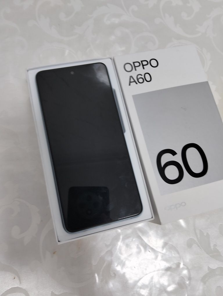 Продам телефон OPPO A60. Чехол Веном в подарок. Память 256 ГБ.