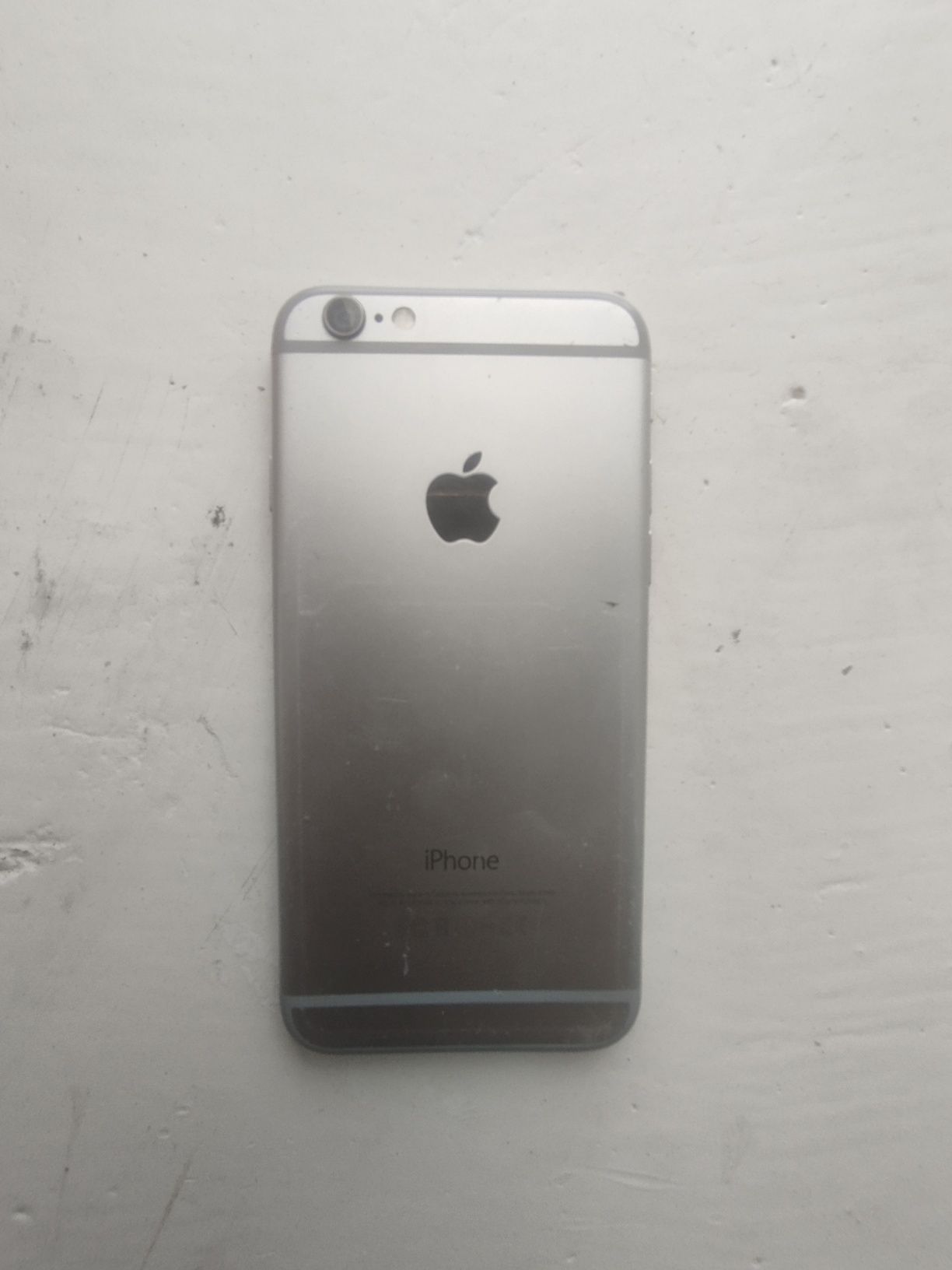 Продам заданию крышку от  iPhone 6