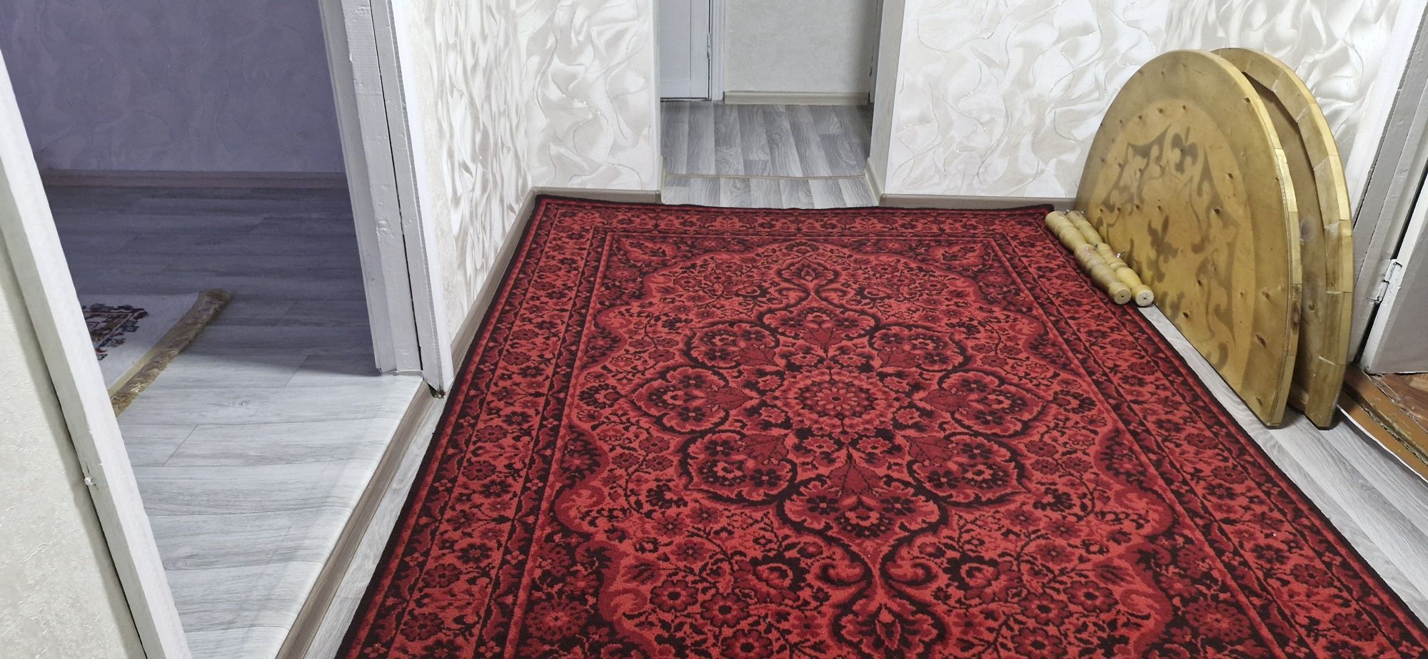 Продам ковер. Яркий. Насыщенный.
