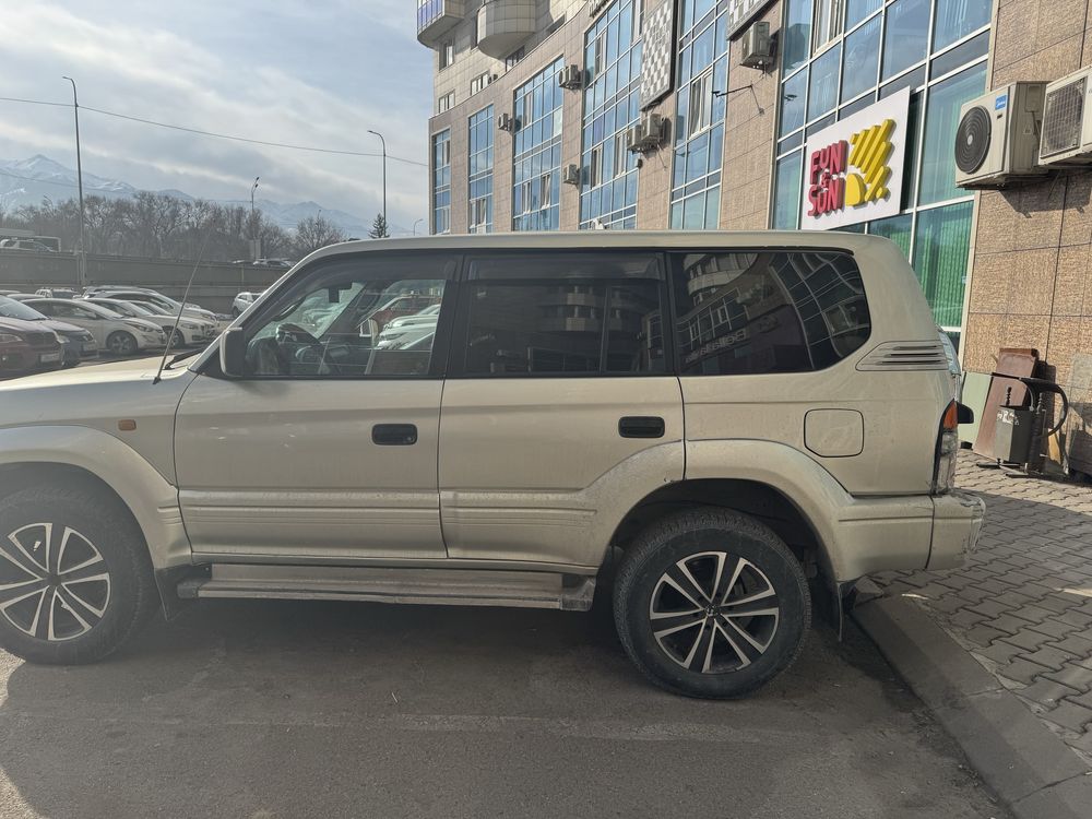 Продам автомобиль Toyota Land Cruiser Prado, 2002 года