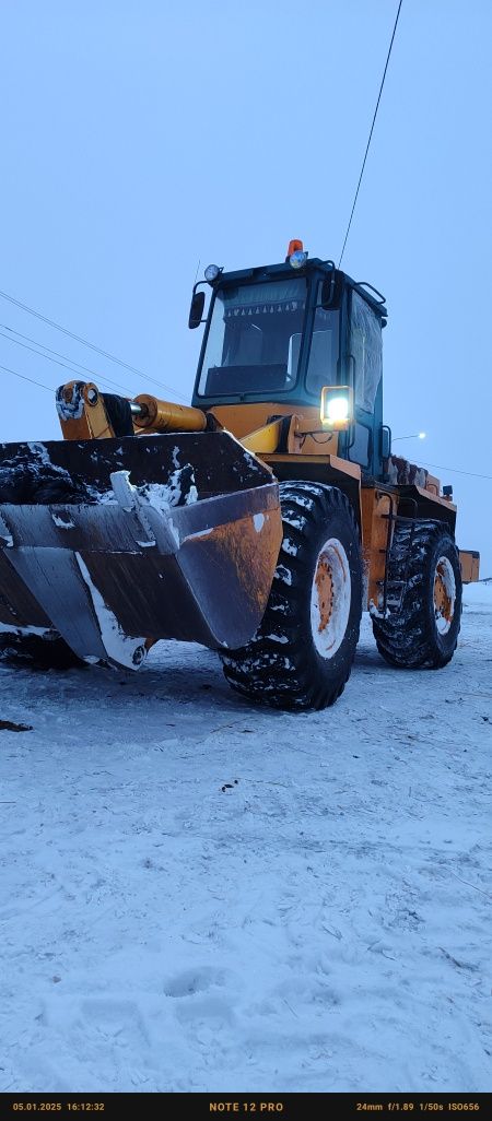 Продается погрузщик Амкодор 2куб,3.3 тонны