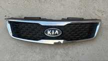 Решетка радиатора заводская Kia Cerato