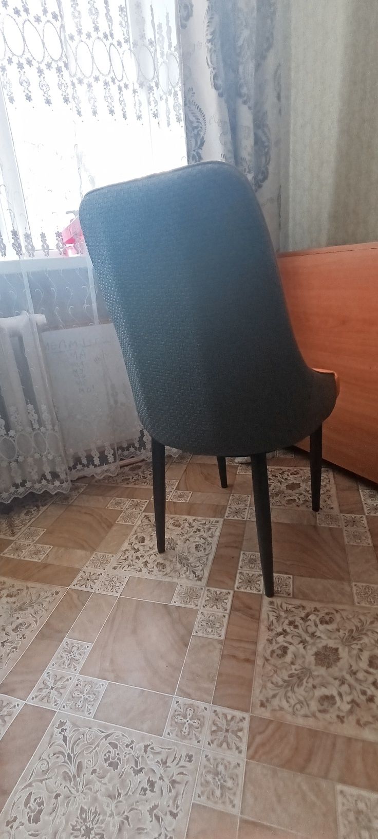 Продам кухонные стулья-кресло