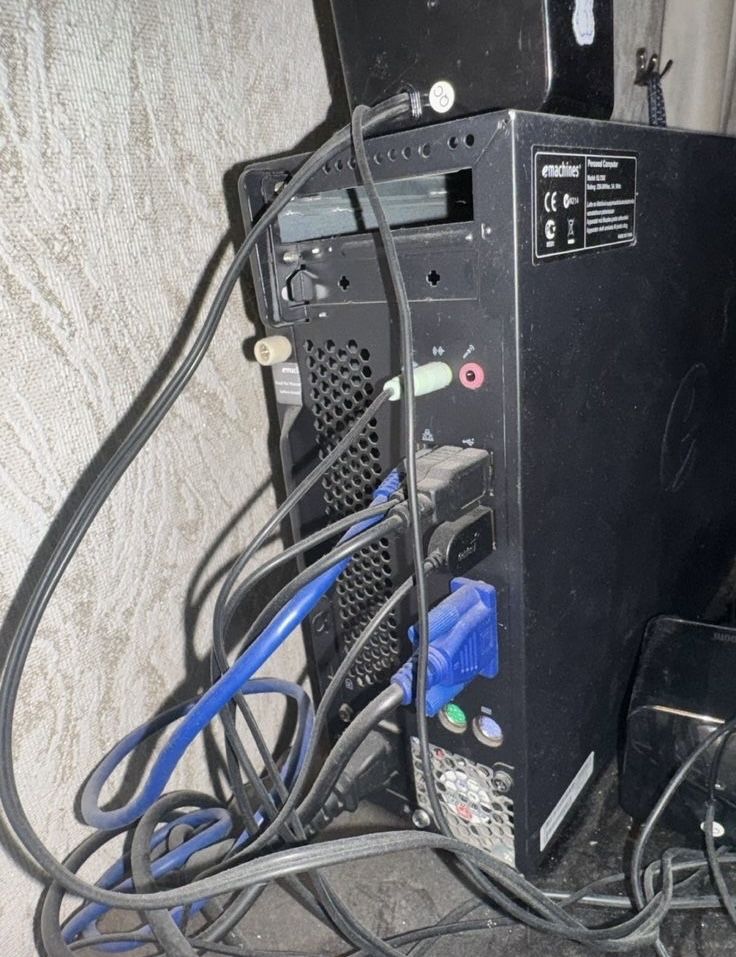 Компьютер старый но для работы отлично