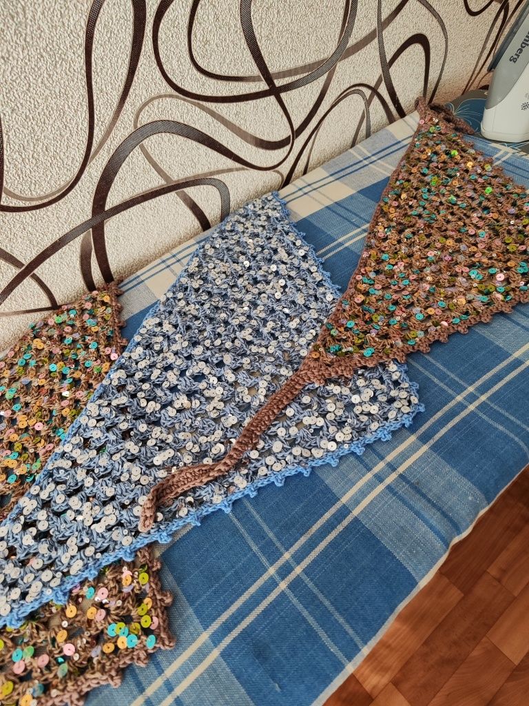 Косынка ручной работы из королевских пайеток