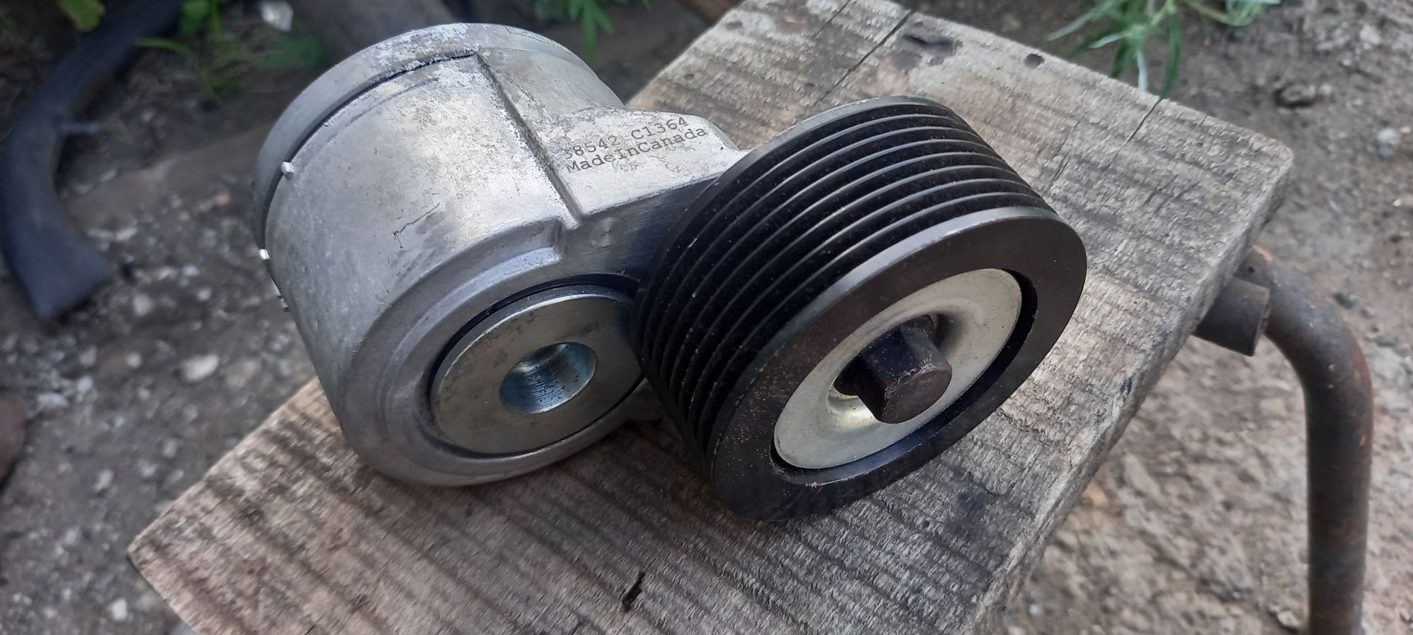Продам натяжник ремня Кейс 425