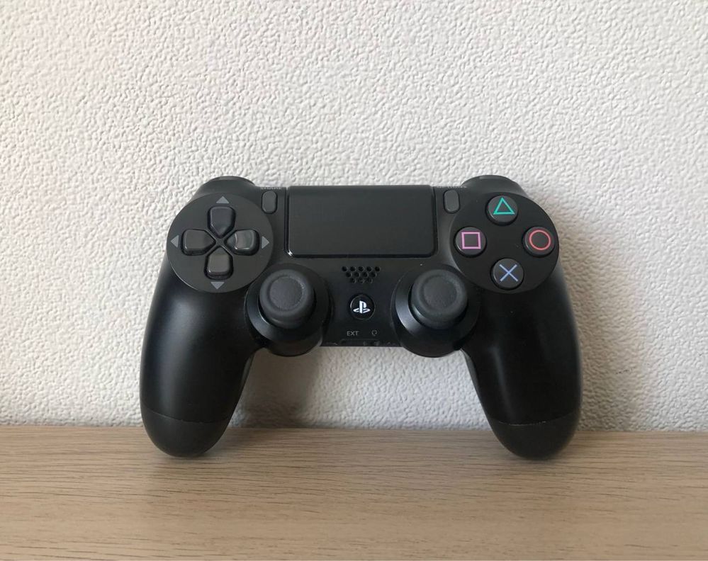 Оригинальный Геймпад на PlayStation 4 (черный)