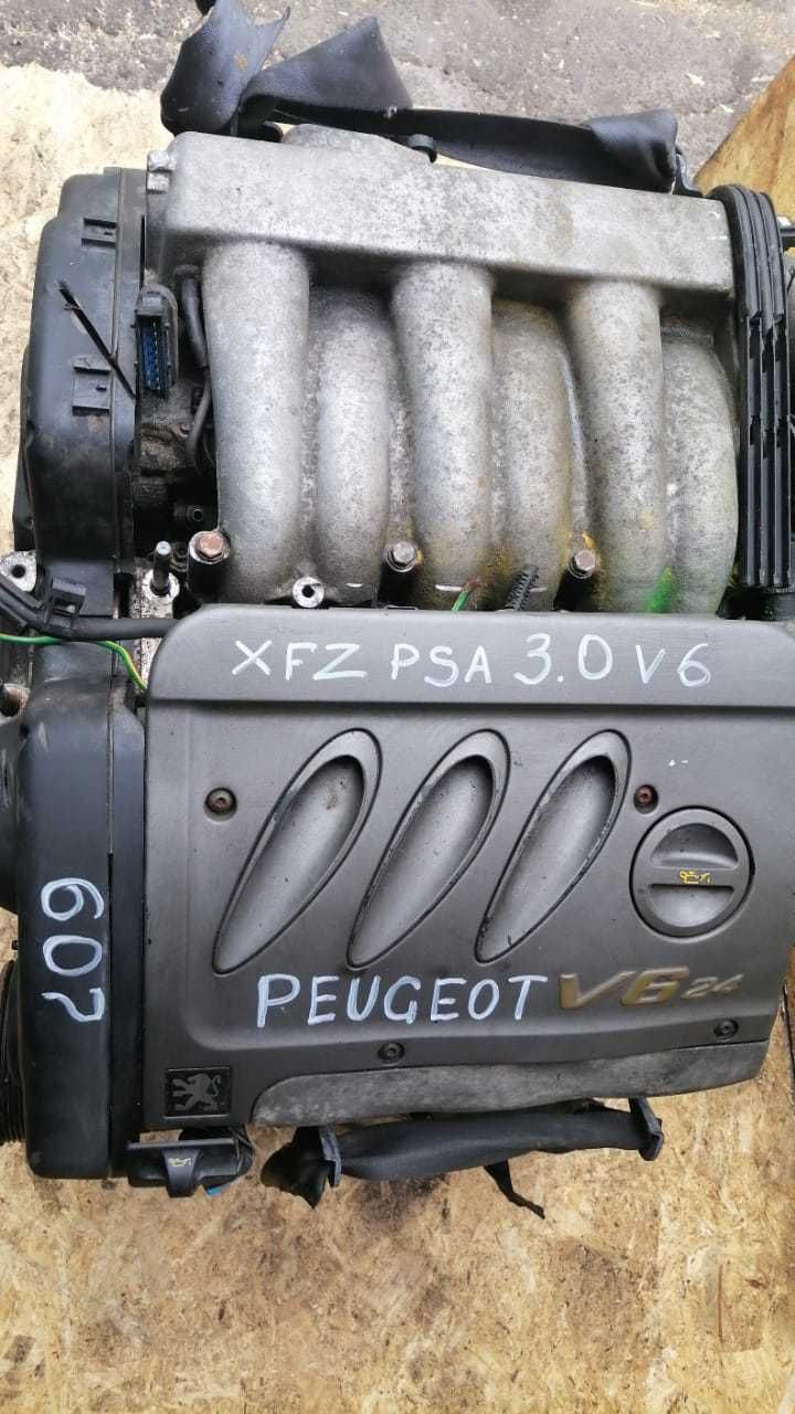 двигатель 3.0V6 Пежо 607, 406   в навесе привозной в наличии