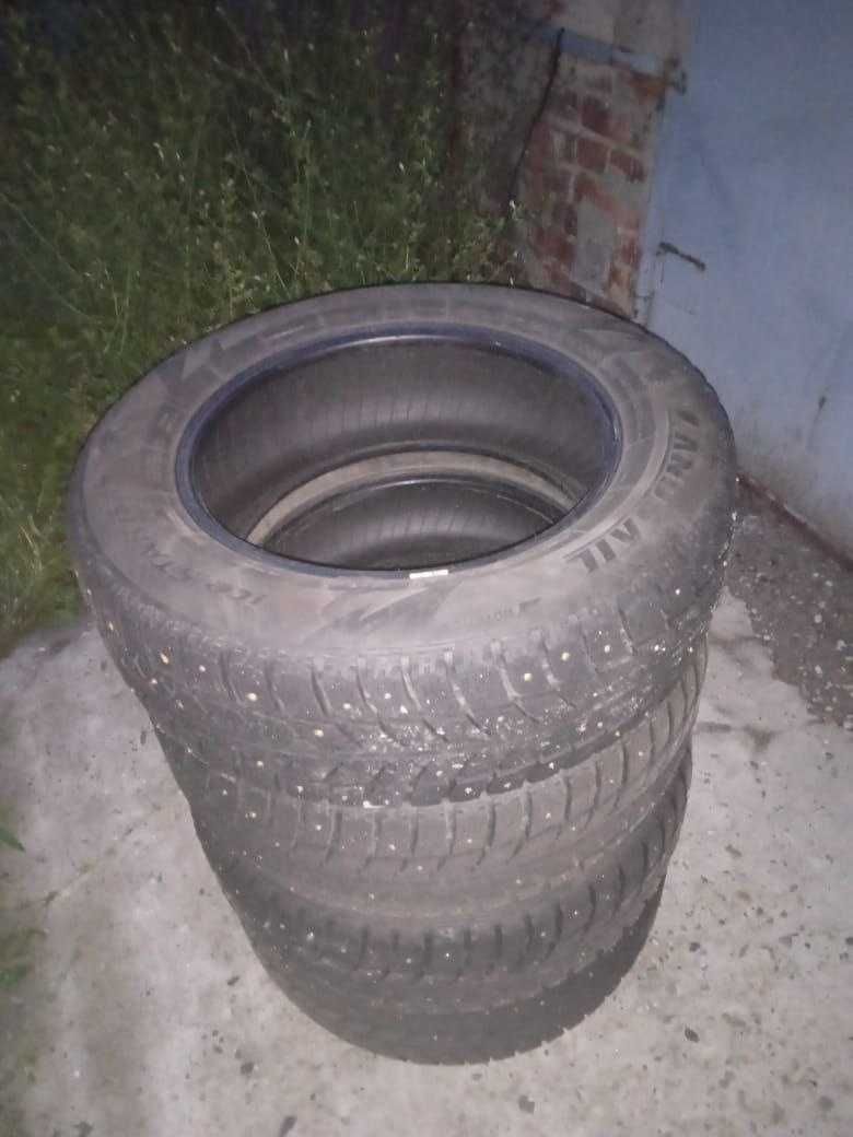 Продам зимнюю резину Landsail, 205/65/R16