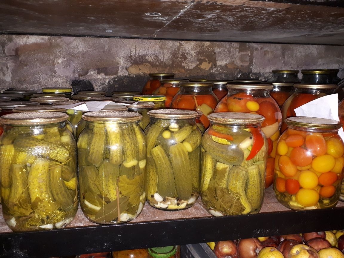 Продам соленья помидоры огурцы